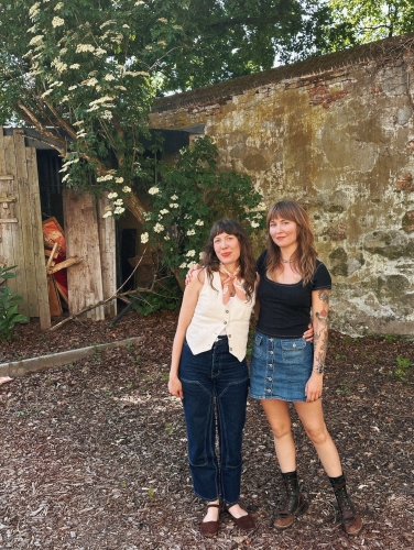 z31947alela+paige.jpg